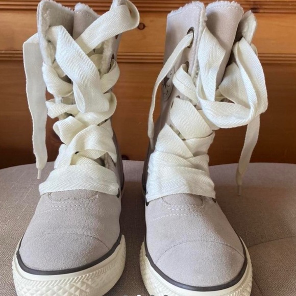 calf high converse boots. - Picture 2 of 4